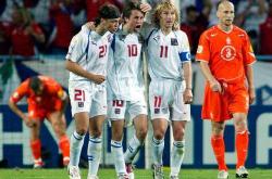 英雄联盟总决赛直播-包含意大利队与瑞士队在比赛中展现实力，最终比分悬念的词条