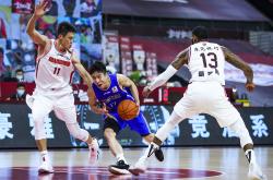 英雄联盟总决赛-上海队轻取国王，易建联点燃赛场