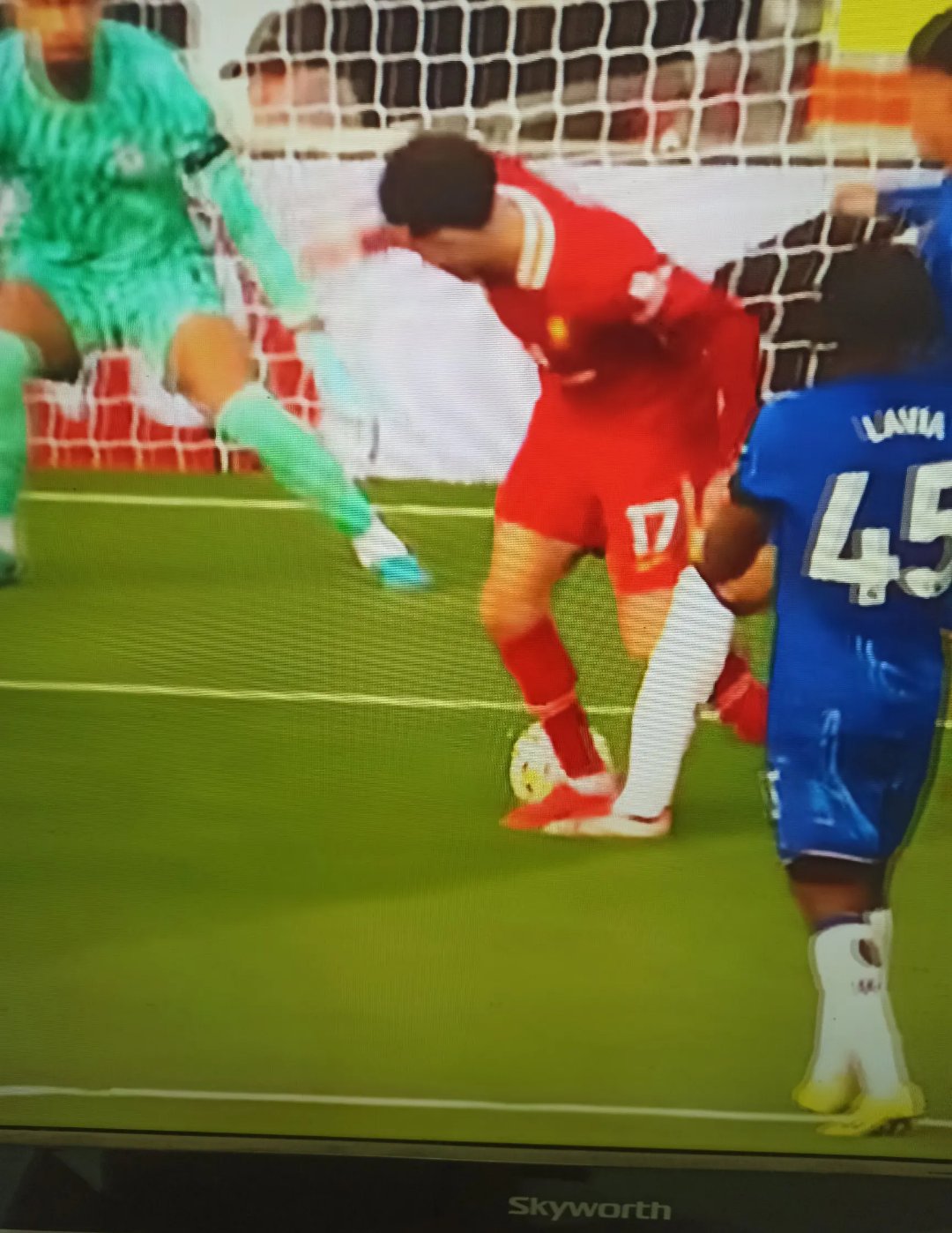 纽卡斯尔逼平对手，积分榜上升的简单介绍