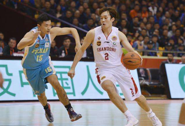 成都队主场全胜，演绎篮球盛宴