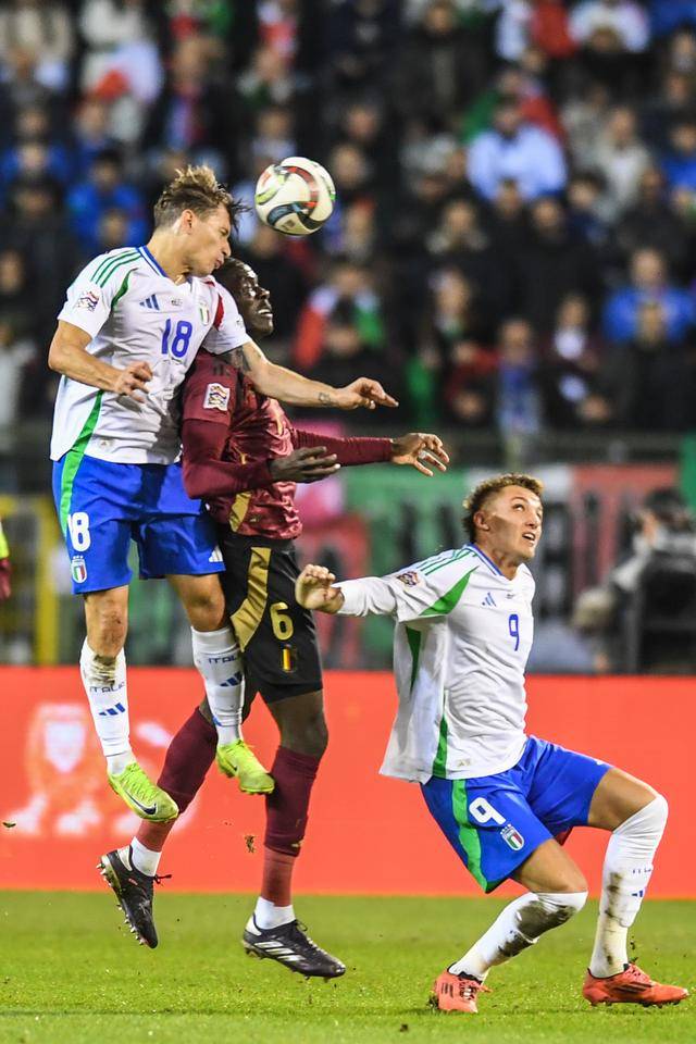 关于欧洲联赛球队实力经受考验，顶级球员争夺胜负的信息