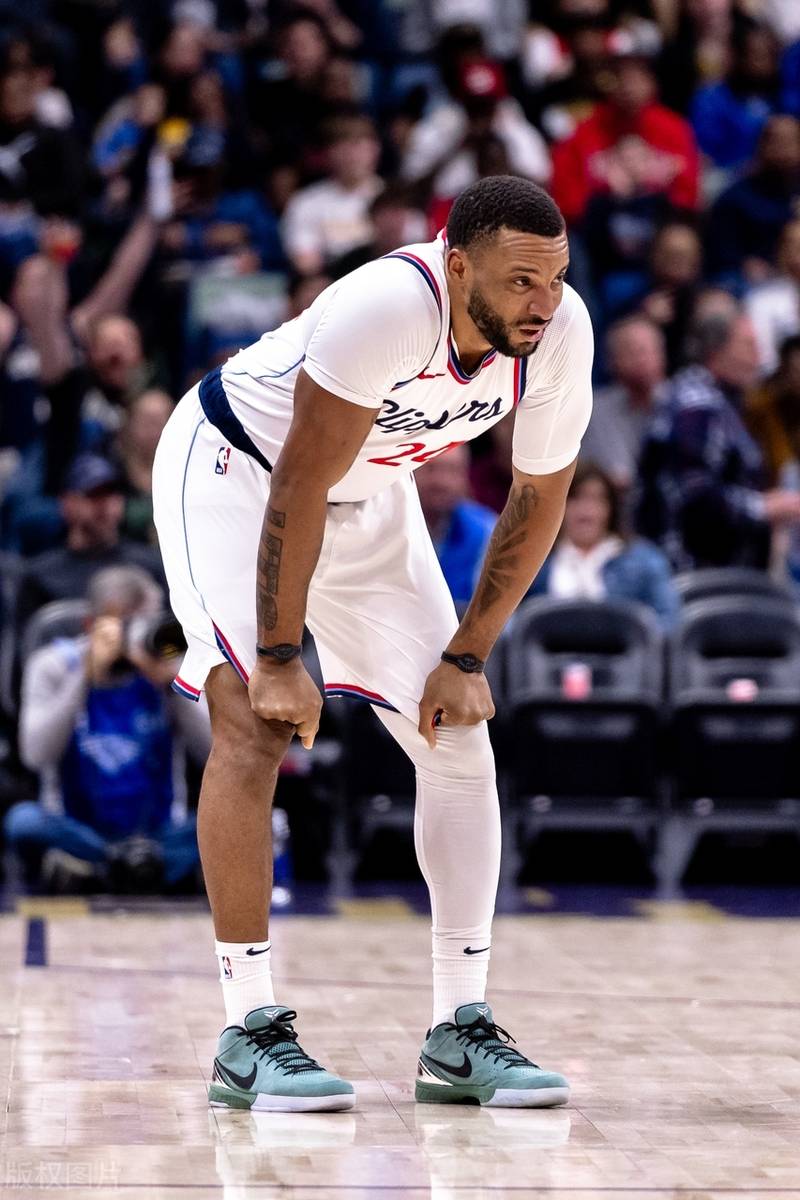 爵士鏖战快船，德罗赞状态火热
